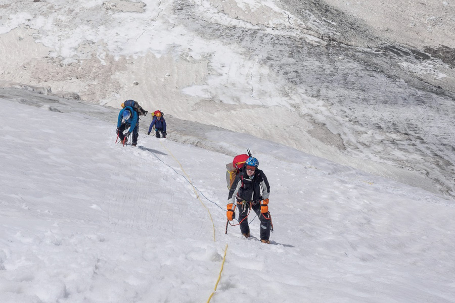 Mt. NUN (7135M) CLIMBING EXPEDITION WITH KANG YATSE II (6240M)